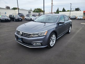 Used 2017 Volkswagen Passat 1.8T SEL Premium image 1