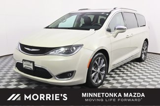 Used 2017 Chrysler Pacifica Limited w/ UConnect Theater Package image 1