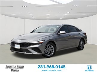 Used 2024 Hyundai Elantra SEL image 1