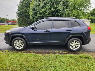Used 2016 Jeep Cherokee Sport image 1
