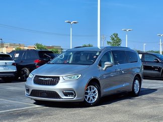 Used 2021 Chrysler Pacifica Touring-L image 1