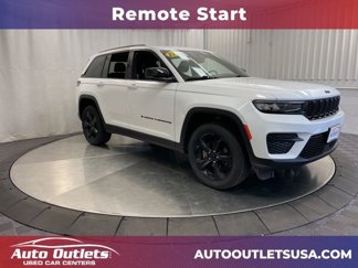Used 2023 Jeep Grand Cherokee Altitude image 1