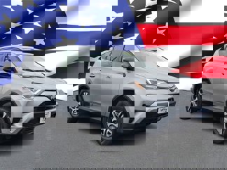 Used 2018 Toyota RAV4 LE image 1