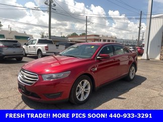 Used 2013 Ford Taurus SEL image 1