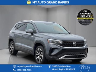 Used 2024 Volkswagen Taos SE image 1