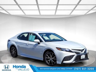 Used 2023 Toyota Camry SE image 1