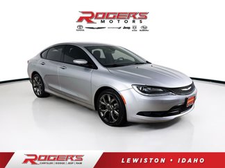 Used 2016 Chrysler 200 S image 1