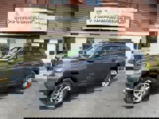 New 2025 Jeep Grand Cherokee L Laredo image 1