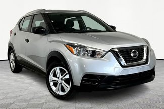 Used 2019 Nissan Kicks S image 1