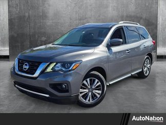 Used 2019 Nissan Pathfinder SV image 1