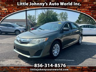 Used 2013 Toyota Camry XLE image 1