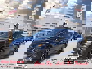 Used 2023 Toyota Camry SE image 1