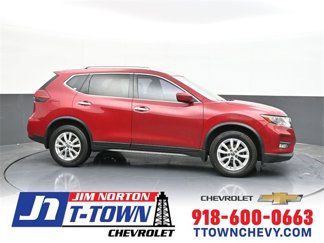 Used 2017 Nissan Rogue SV image 1