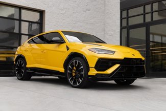 Used 2023 Lamborghini Urus S image 1
