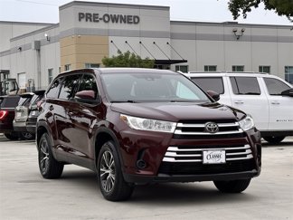 Used 2019 Toyota Highlander LE image 1