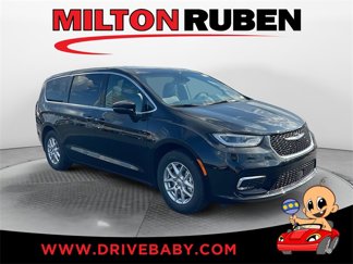 New 2025 Chrysler Pacifica Select image 1
