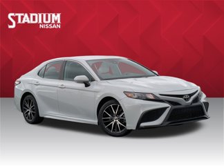 Used 2022 Toyota Camry SE image 1