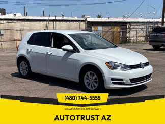 Used 2017 Volkswagen Golf S image 1