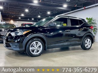 Used 2018 Nissan Kicks S image 1