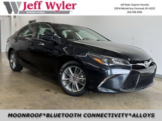 Used 2017 Toyota Camry SE image 1