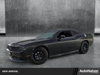 Used 2013 Dodge Challenger SXT image 1