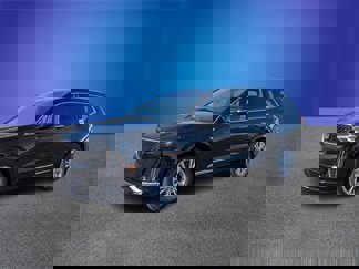 New 2025 Cadillac XT6 Luxury image 1