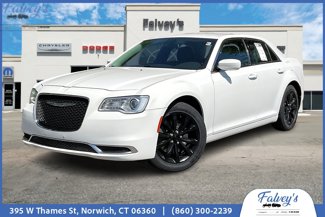 Used 2017 Chrysler 300 Limited image 1