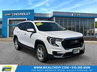 Certified 2022 GMC Terrain SLE w/ Driver Convenience Package image 1