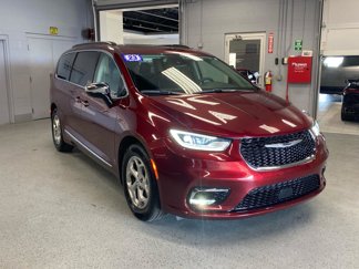 Used 2023 Chrysler Pacifica Limited image 1