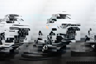 Certified 2022 Audi Q7 Premium Plus image 1