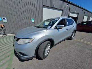 Used 2016 Nissan Rogue SV image 1