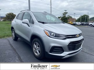 Used 2017 Chevrolet Trax LT w/ LT Convenience Package image 1