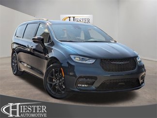 New 2025 Chrysler Pacifica Limited image 1