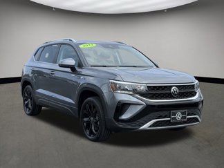 Used 2023 Volkswagen Taos SE image 1