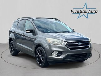 Used 2017 Ford Escape Titanium image 1