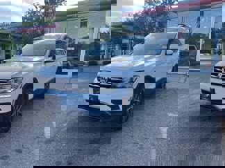 Used 2020 Volkswagen Tiguan SE image 1