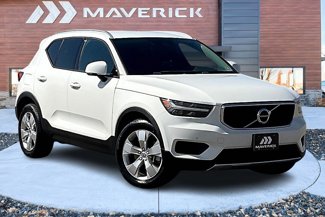Used 2020 Volvo XC40 T5 Momentum image 1