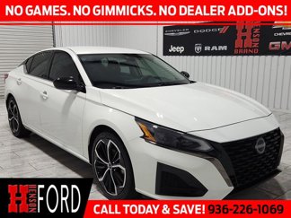 Used 2023 Nissan Altima 2.5 SR image 1