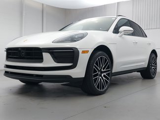 Certified 2025 Porsche Macan image 1
