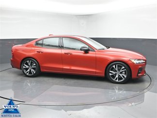 Used 2021 Volvo S60 T5 R-Design image 1