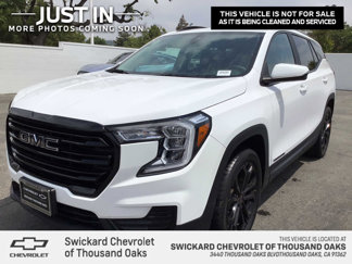 Used 2022 GMC Terrain SLE w/ Driver Convenience Package image 1