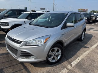 Used 2016 Ford Escape SE image 1