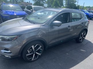 Used 2022 Nissan Rogue Sport SL w/ Premium Package image 1