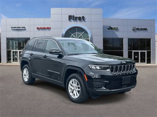 Used 2025 Jeep Grand Cherokee Laredo X image 1