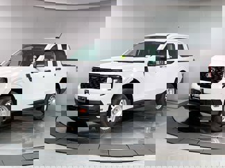 New 2025 Ford Maverick XL image 1
