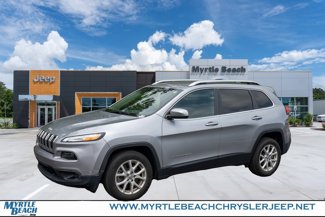 Used 2017 Jeep Cherokee Latitude image 1
