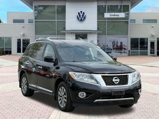 Used 2016 Nissan Pathfinder SL image 1