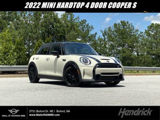 Used 2022 MINI Cooper S image 1
