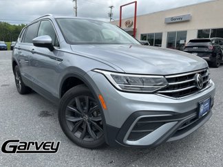 Used 2022 Volkswagen Tiguan SE w/ Panoramic Sunroof Package image 1