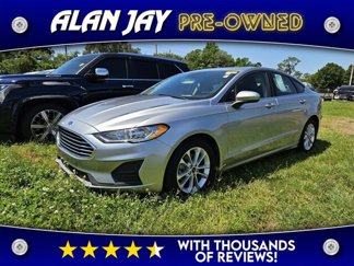 Used 2020 Ford Fusion SE image 1